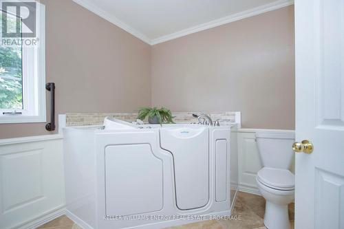 32 Wilmot Trail, Clarington (Newcastle), ON - Indoor Photo Showing Laundry Room