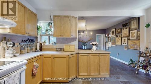 144 Clinton Street, Toronto, ON - Indoor Photo Showing Kitchen