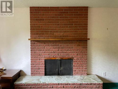 419 Third  Street, Nelson, BC - Indoor With Fireplace