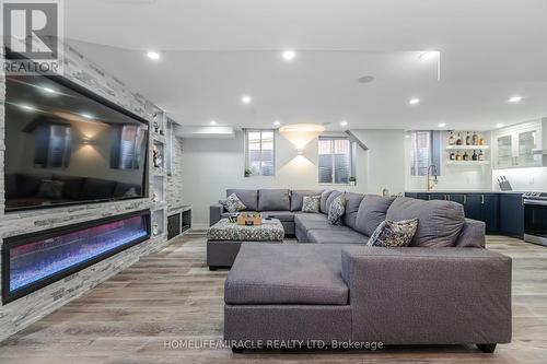 15195 Danby Road, Halton Hills, ON - Indoor Photo Showing Living Room