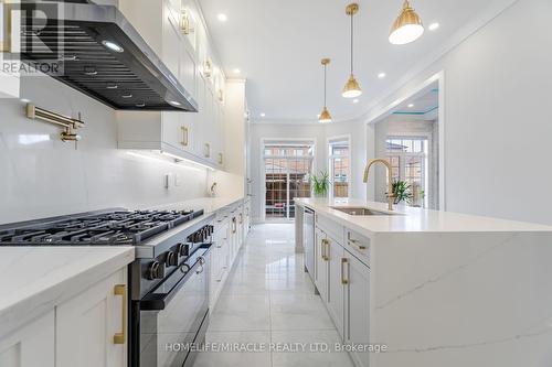 15195 Danby Road, Halton Hills, ON - Indoor Photo Showing Kitchen With Upgraded Kitchen