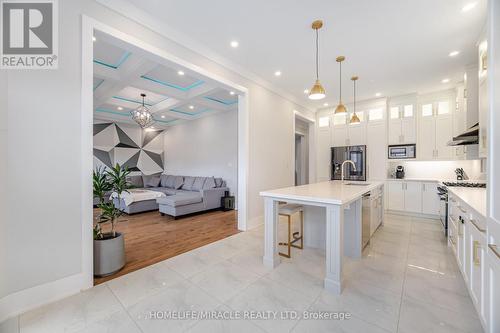 15195 Danby Road, Halton Hills, ON - Indoor Photo Showing Kitchen With Upgraded Kitchen