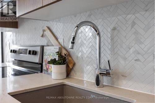 16 - 3562 Colonial Drive, Mississauga, ON - Indoor Photo Showing Kitchen