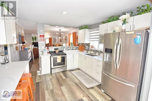 1498 Mark, Windsor, ON - Indoor Photo Showing Kitchen With Double Sink With Upgraded Kitchen