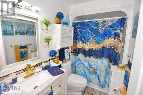 1498 Mark, Windsor, ON - Indoor Photo Showing Bathroom