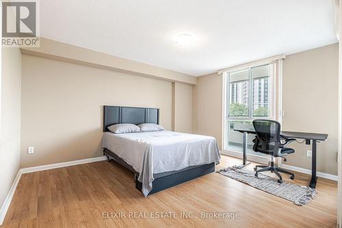 409 - 1320 Mississauga Valley Boulevard, Mississauga, ON - Indoor Photo Showing Bedroom