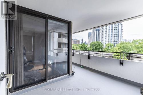 409 - 1320 Mississauga Valley Boulevard, Mississauga, ON -  With Balcony With Exterior