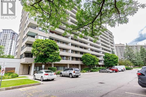 409 - 1320 Mississauga Valley Boulevard, Mississauga, ON - Outdoor With Balcony With Facade