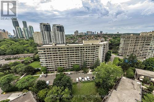 409 - 1320 Mississauga Valley Boulevard, Mississauga, ON - Outdoor With View