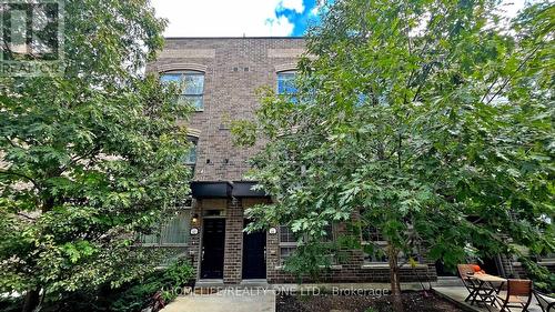 Th46 - 220 Brandon Avenue, Toronto, ON - Outdoor