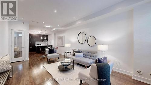 Th46 - 220 Brandon Avenue, Toronto, ON - Indoor Photo Showing Living Room