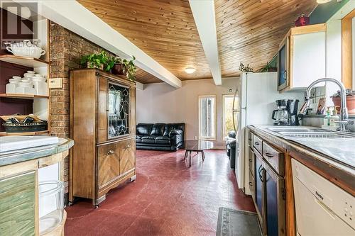 194 Labelle Road, Markstay-Warren, ON - Indoor Photo Showing Kitchen