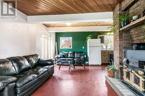 194 Labelle Road, Markstay-Warren, ON - Indoor Photo Showing Living Room