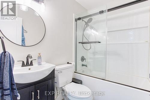 16 - 125 Livingston Avenue, Grimsby, ON - Indoor Photo Showing Bathroom