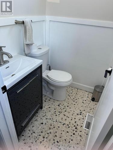 Lower - 14 Bishopsgate Avenue, Hamilton, ON - Indoor Photo Showing Bathroom