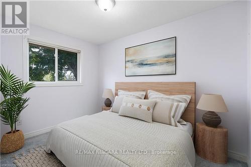 3679 Frances Street, Fort Erie, ON - Indoor Photo Showing Bedroom