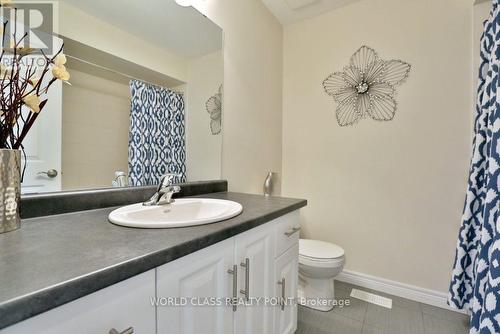 38 - 7 Lakelawn Road, Grimsby, ON - Indoor Photo Showing Bathroom