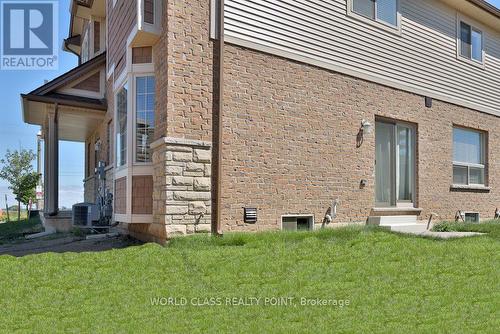 38 - 7 Lakelawn Road, Grimsby, ON - Outdoor