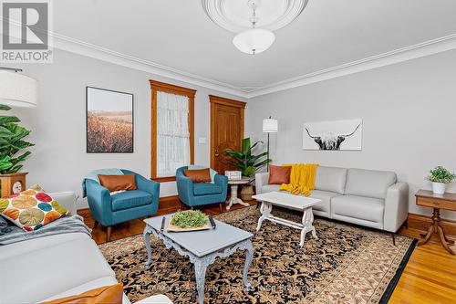 5447 Highway 20, West Lincoln, ON - Indoor Photo Showing Living Room