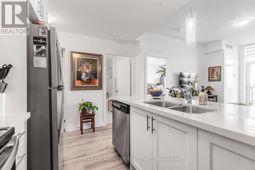 407 - 450 Dundas Street, Hamilton, ON - Indoor Photo Showing Kitchen With Double Sink With Upgraded Kitchen