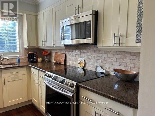 6 - 30 Laguna Parkway, Ramara, ON - Indoor Photo Showing Kitchen