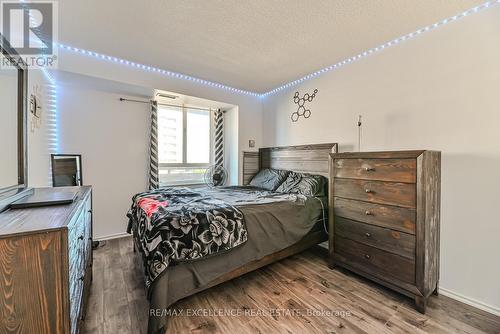 1002 - 5 Lisa Street, Brampton, ON - Indoor Photo Showing Bedroom