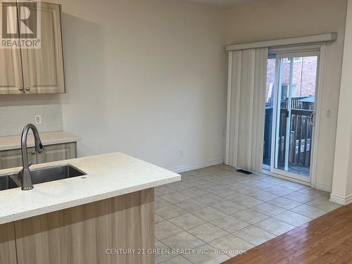 832 Miltonbrook Crescent, Milton, ON - Indoor Photo Showing Kitchen