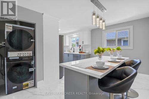 3780 Wyewood Road, Mississauga, ON - Indoor Photo Showing Laundry Room