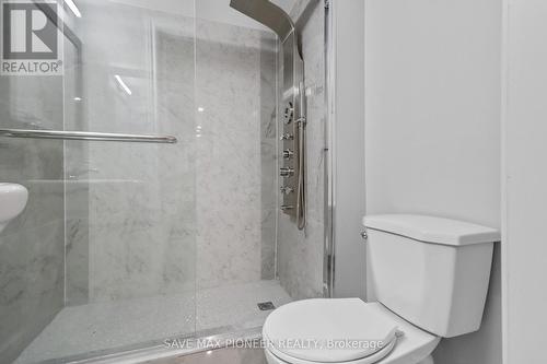 3780 Wyewood Road, Mississauga, ON - Indoor Photo Showing Bathroom