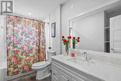 3780 Wyewood Road, Mississauga, ON - Indoor Photo Showing Bathroom