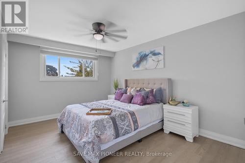 3780 Wyewood Road, Mississauga, ON - Indoor Photo Showing Bedroom