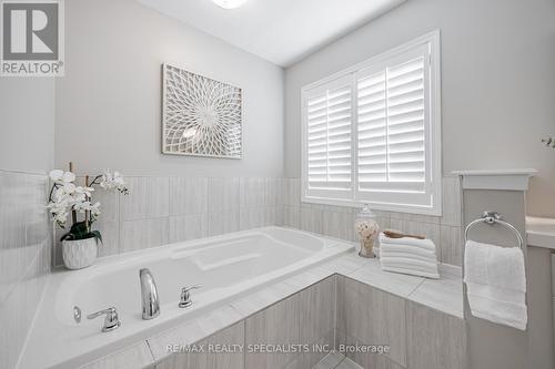 1178 Mceachern Court, Milton, ON - Indoor Photo Showing Bathroom