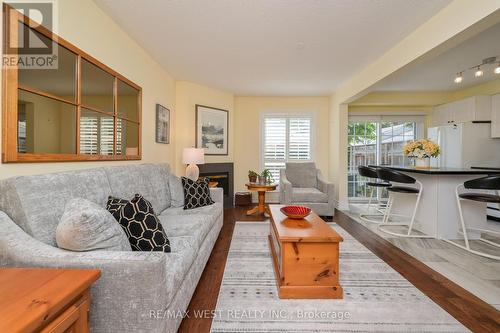 35 - 18 Hartnell Square, Brampton, ON - Indoor Photo Showing Living Room