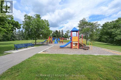 35 - 18 Hartnell Square, Brampton, ON - Outdoor