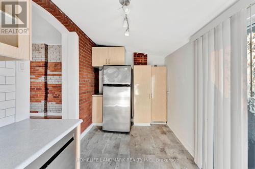 99 Connolly Street, Toronto, ON - Indoor Photo Showing Kitchen