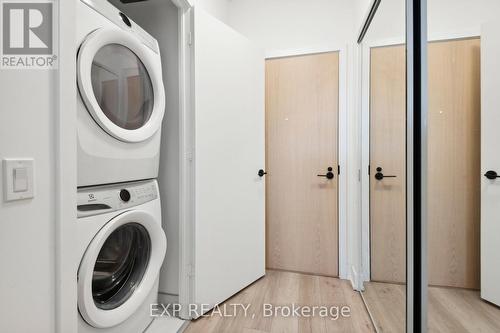 327 - 50 George Butchart Drive, Toronto, ON - Indoor Photo Showing Laundry Room