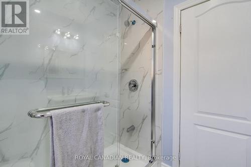 15 Grencer Road, Bradford West Gwillimbury, ON - Indoor Photo Showing Bathroom