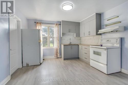 15 Grencer Road, Bradford West Gwillimbury, ON - Indoor Photo Showing Kitchen