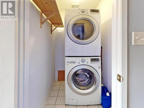 95 Long Point Drive, Richmond Hill, ON - Indoor Photo Showing Laundry Room