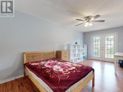 95 Long Point Drive, Richmond Hill, ON - Indoor Photo Showing Bedroom