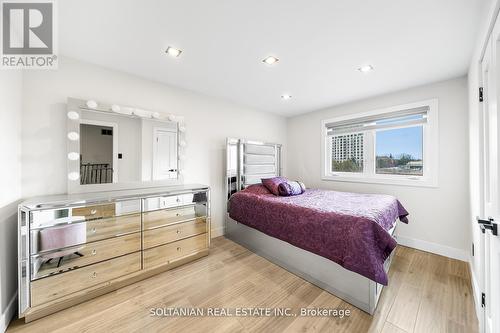 50 Addison Street, Richmond Hill, ON - Indoor Photo Showing Bedroom