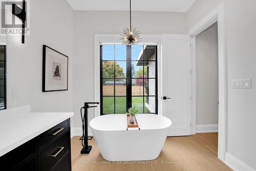 83 Elizabeth Grove, King, ON - Indoor Photo Showing Bathroom