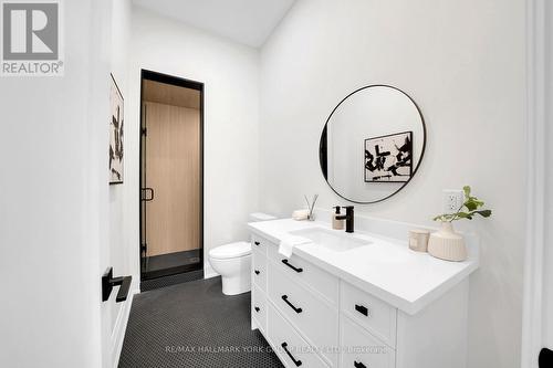 83 Elizabeth Grove, King, ON - Indoor Photo Showing Bathroom