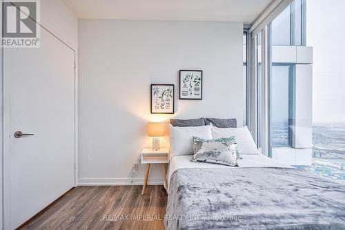 2710 - 898 Portage Parkway, Vaughan, ON - Indoor Photo Showing Bedroom