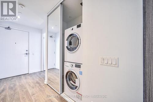 2710 - 898 Portage Parkway, Vaughan, ON - Indoor Photo Showing Laundry Room