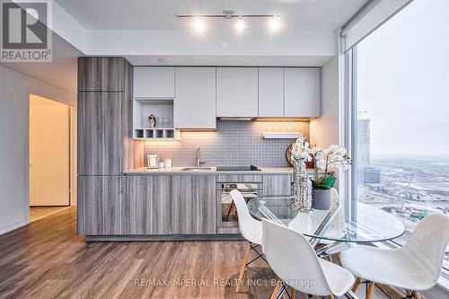 2710 - 898 Portage Parkway, Vaughan, ON - Indoor Photo Showing Dining Room