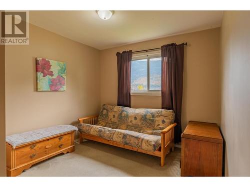 522 13Th  Avenue, Castlegar, BC - Indoor Photo Showing Bedroom