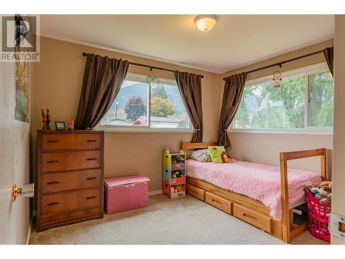 522 13Th  Avenue, Castlegar, BC - Indoor Photo Showing Bedroom