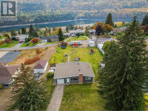 522 13Th  Avenue, Castlegar, BC - Outdoor With Body Of Water With View