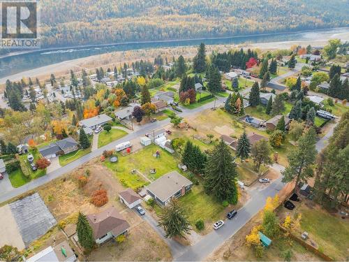 522 13Th  Avenue, Castlegar, BC - Outdoor With Body Of Water With View